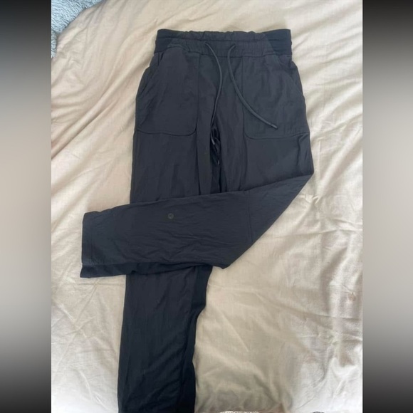 Lululemon Women's Dance Studio Joggers Black Size 6 Yoga Running Pants - Picture 5 of 9